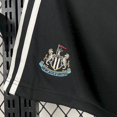 Short Oficial do Newcastle 25/26