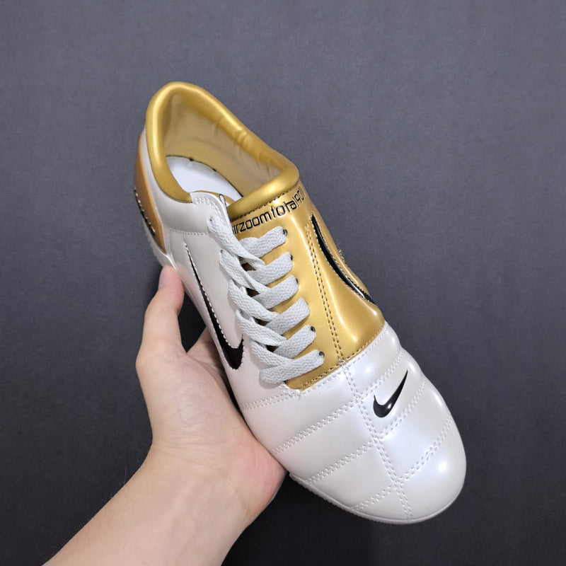 Chuteira Campo Nike Total 90 III FG
