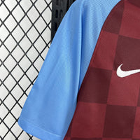 Camisa Retrô do Aston Villa 2011/2012 - Versão Retrô