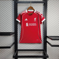 Camisa Feminina Oficial do Liverpool 25/26 - Baby Look