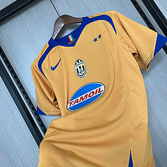 Camisa Retrô da Juventus 2005/2006 - Versão Retrô
